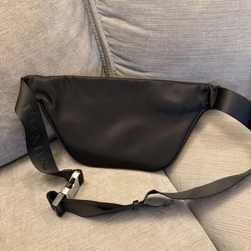 Prada Re-Nylon Black Belt Bag Men - Picture 4 of 6